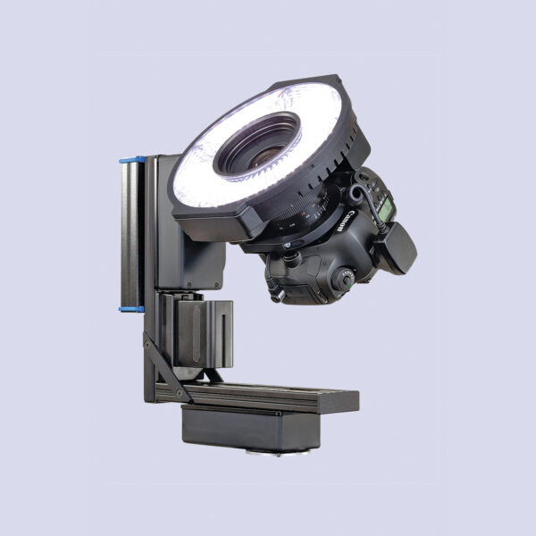 Der piXplorer 500 Mark III Forensik befestigt am piXpert Panoramaroboter.